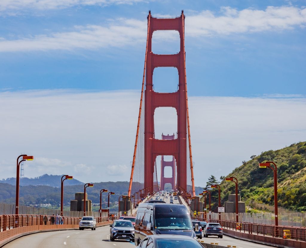 Autos circulando en California tras obtener Banjercito Citas para importación de vehículos 