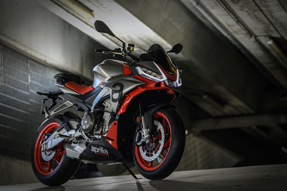 Aprilia RS 457 color rojo se convierte en una de las ejores motos deportivas