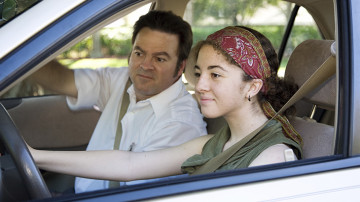 Seguro de auto para adolescentes ¿Cómo puedo ahorrar en mi póliza?