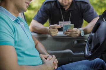 Hombre detenido por no tener la registración de su vehículo